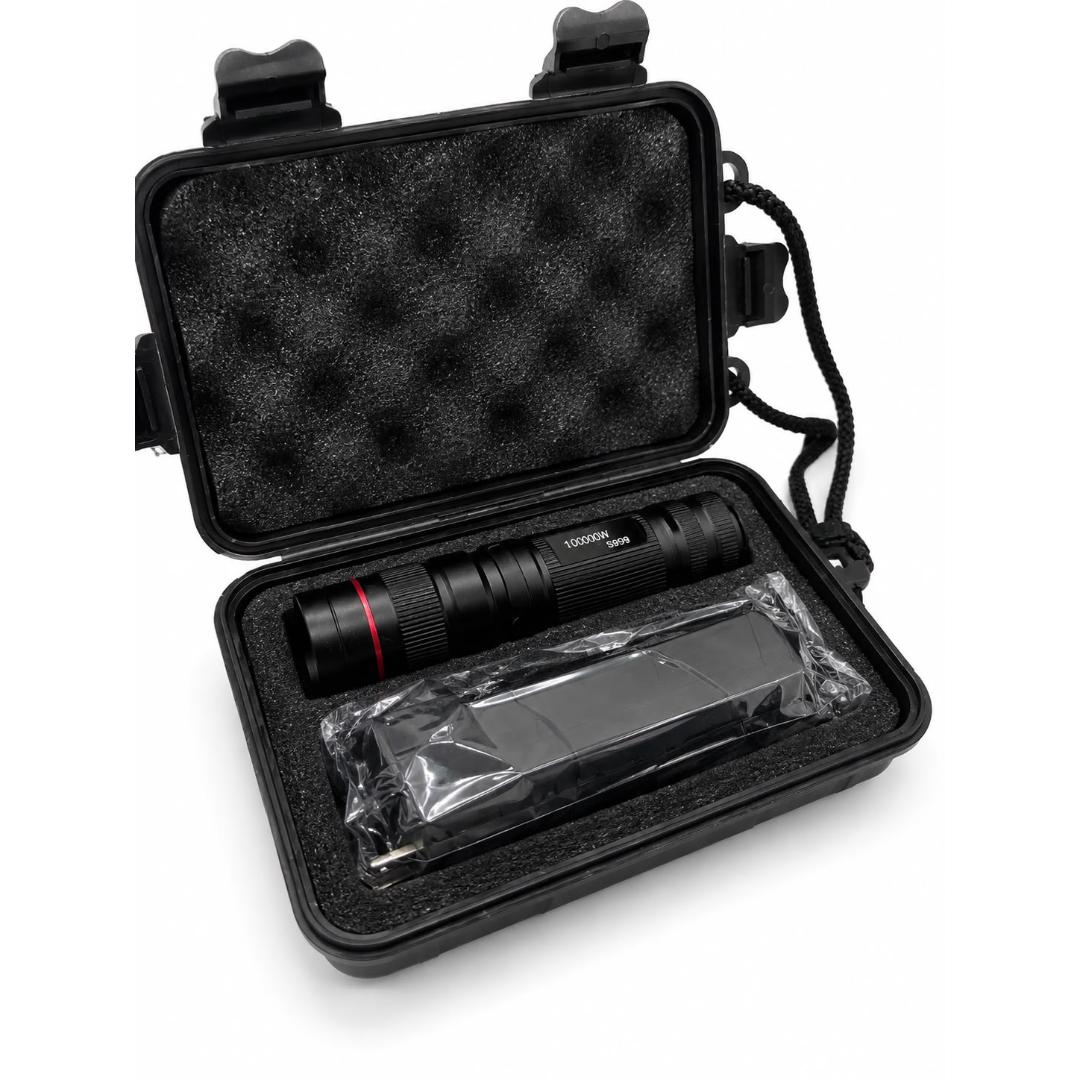 RECHARGEABLE LED FLASHLIGHT